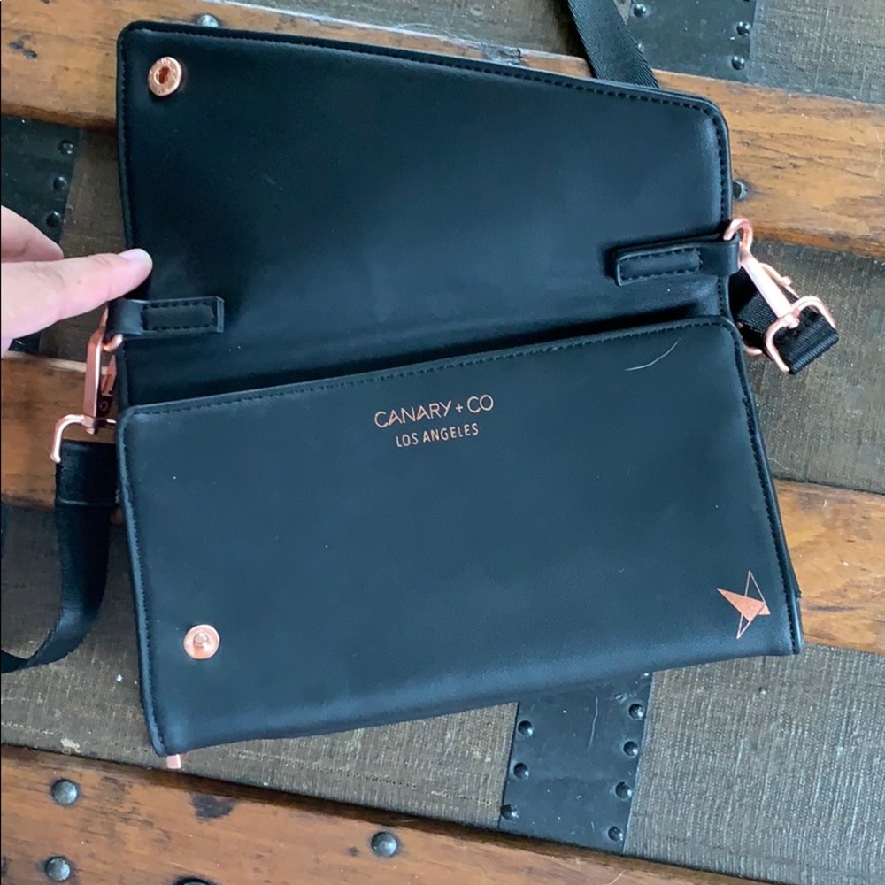Canary & Co VIP Pouch - Picture 2 of 6